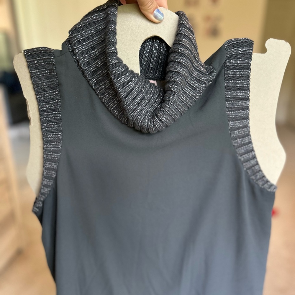 Juicy Couture gray turtle neck top